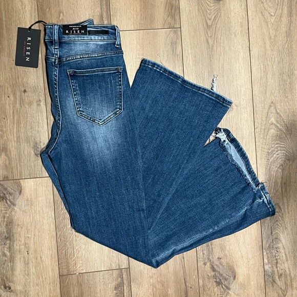 Risen Vintage Washed Flare Jeans 31 / 13 NWT - Picture 3 of 4